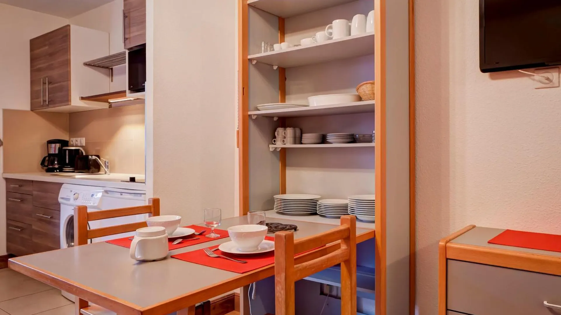 Studio Renove 4 Pers Avec Balcon, Wifi, Proche Telecabine Et Spa - Brides-Les-Bains - Fr-1-512-160 Apartment