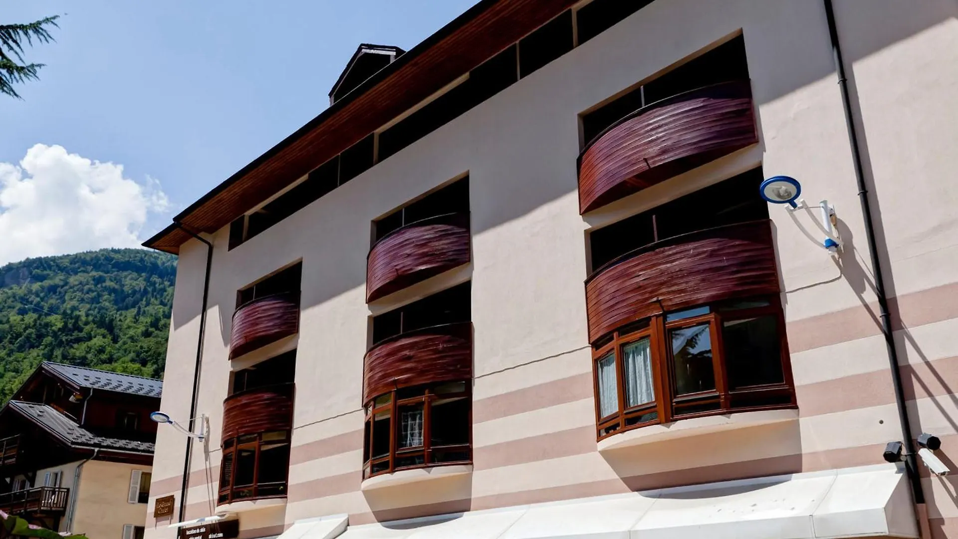 Studio Renove 4 Pers Avec Balcon, Wifi, Proche Telecabine Et Spa - Brides-Les-Bains - Fr-1-512-160 0*,  France